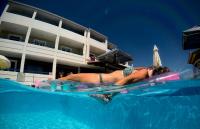 The swimming pool at or close to Jannos Beach hotel