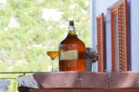 Nápoje v ubytovaní Vila Stella - holiday home with private heated pool