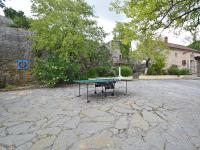 Stolný tenis v ubytovaní Holiday Home Lilić by Interhome alebo v jeho okolí