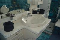 A bathroom at Triple H