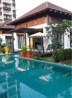 Bazén v ubytování Pool Villa PB6rayong nebo v jeho okolí