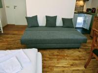 Posezení v ubytování 108 Studio Apartment Alexandria 30m2