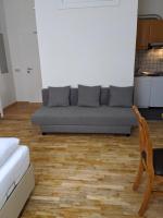Posezení v ubytování 108 Studio Apartment Alexandria 30m2