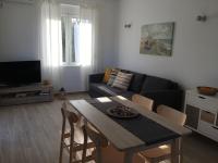 A television and/or entertainment centre at Oikia Ampavris