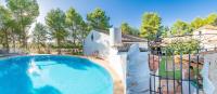 Bazén v ubytovaní Apartamentos Rurales Las Caleras alebo v jeho blízkosti
