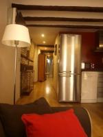A kitchen or kitchenette at Segundo Caballerias, junto a la catedral, Aire Acondicionado, Wifi