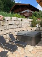 Půdorys ubytování Chalet BERGSUCHT in Ruhpolding Bayern, Traumlage am sonnigen Südhang, kostenlose Parkplätze, schnelles WLAN, ruhige Sackgasse, NETFLIX inklusive