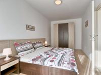 Łóżko lub łóżka w pokoju w obiekcie Apartment Villa Alpa-4 by Interhome