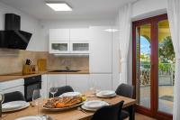 Kuchnia lub aneks kuchenny w obiekcie Lusi house
