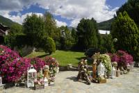 A garden outside Residence Sci Sport