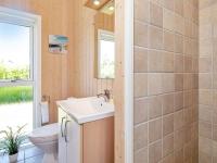 Koupelna v ubytování Three-Bedroom Holiday home in Otterup 4
