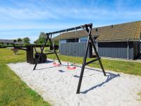 Herní místnost nebo prostor pro děti v ubytování Three-Bedroom Holiday home in Otterup 4
