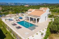 Bazén v ubytovaní Zante Prime Heated Pool Villas alebo v jeho blízkosti