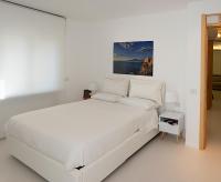 A bed or beds in a room at YourHome in Vico