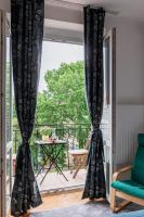 Posezení v ubytování Two-rooms Genuine Apartment Ideal for Business Trip