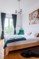 Postel nebo postele na pokoji v ubytování Two-rooms Genuine Apartment Ideal for Business Trip