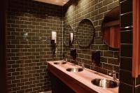 Ein Badezimmer in der Unterkunft Durty Nelly&#39;s Inn