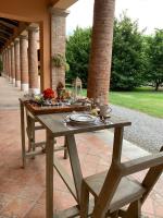 Ogród w obiekcie Corte degli Angeli Agriturismo