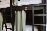 Ein Bett oder Betten in einem Zimmer der Unterkunft Durty Nelly&#39;s Inn