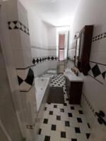 Kúpeľňa v ubytovaní WHOLE HOLIDAY HOME APARTMENT SPLENDID CIVITAVECCHIA da Pamino & Priscilla