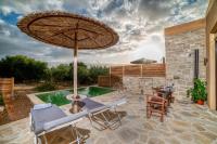 Patio alebo iná vonkajšia časť ubytovania Olive Luxury Suites - ADULTS ONLY