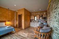 Posteľ alebo postele v izbe v ubytovaní Olive Luxury Suites - ADULTS ONLY