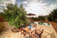 Bazén v ubytovaní Olive Luxury Suites - ADULTS ONLY alebo v jeho blízkosti