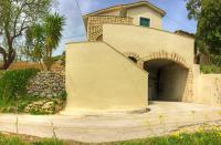 The building in which the holiday home is located