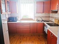 Kuchnia lub aneks kuchenny w obiekcie Okno na Śnieżkę, Apartament z 2 Łazienkami, tarasem, ogrodem, parkingiem i pięknym widokiem