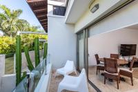 Balkón nebo terasa v ubytování Unique Private Villa with Pools and Golf Cart