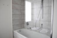 A bathroom at IseoLakeRental - La Villina - Zù