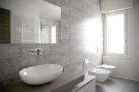 A bathroom at IseoLakeRental - La Villina - Zù