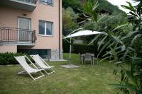 A garden outside IseoLakeRental - La Villina - Zù