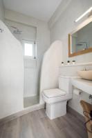 Kúpeľňa v ubytovaní TIFFANYS VILLAS
