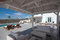 Bazén v ubytovaní TIFFANYS VILLAS alebo v jeho blízkosti