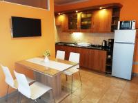 Kuchyňa alebo kuchynka v ubytovaní Balaton Beach Apartman