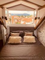Postel nebo postele na pokoji v ubytování Apartment Luxury Palace No1