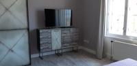 TV a/nebo společenská místnost v ubytování Flat Jindrichuv Hradec