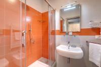 A bathroom at Al Consolato - Guest house