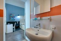 A bathroom at Al Consolato - Guest house