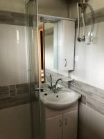 A bathroom at Napsugár Club és Panzió