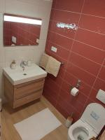 Petra Rooms and Apartmentsにあるバスルーム