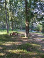 Vonkajšia záhrada v ubytovaní DURMIENDO ENTRE ARBOLES, Bonita cabaña en La Rioja