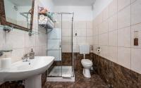 Koupelna v ubytování Apartments Drenje 294