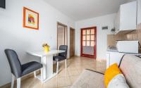 Kuchyň nebo kuchyňský kout v ubytování Apartments Drenje 294