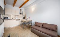 Kuchyň nebo kuchyňský kout v ubytování Apartments Drenje 294