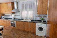 Kuchyňa alebo kuchynka v ubytovaní Apartamento Maruja Roig 2 Playa Sur