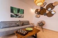 Posezení v ubytování Milos Del Sol Apartment