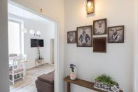 Televízia a/alebo spoločenská miestnosť v ubytovaní Apartments Caleta