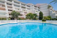 Bazén v ubytování Jardines del Mar Apartments nebo v jeho okolí